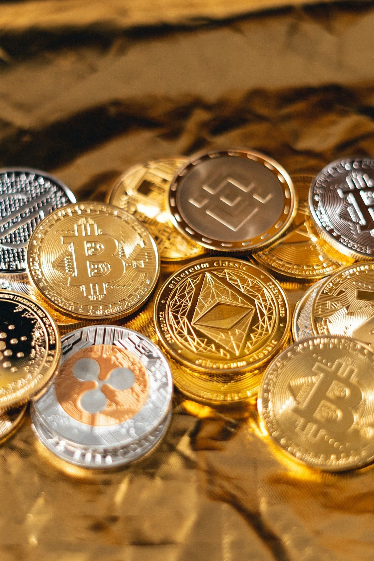AI Tokens and RWA Narratives: How Crypto Sectors Rotate, and How to Read Them